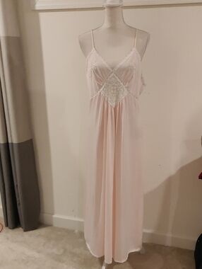 Vintage Willow Creek Delicate Lace-Trim Long Nightgown Pink Spaghetti Straps Y2K